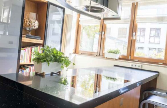 Aménagement d'une petite cuisine avec îlot central et table intégrée : les astuces pour maximiser l’espace